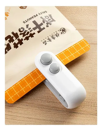 Mini Portable 2-in-1 Heat Sealer.